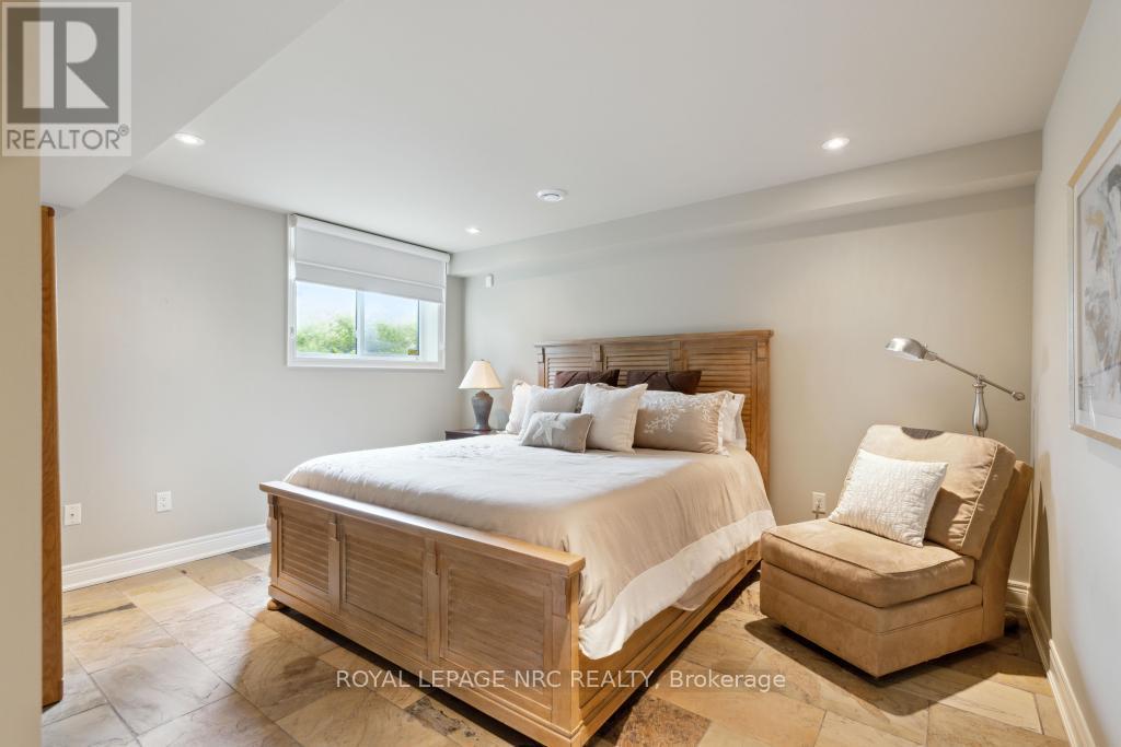 115 Riverdale Drive, St. Catharines, Ontario  L2R 4C1 - Photo 37 - X12446725