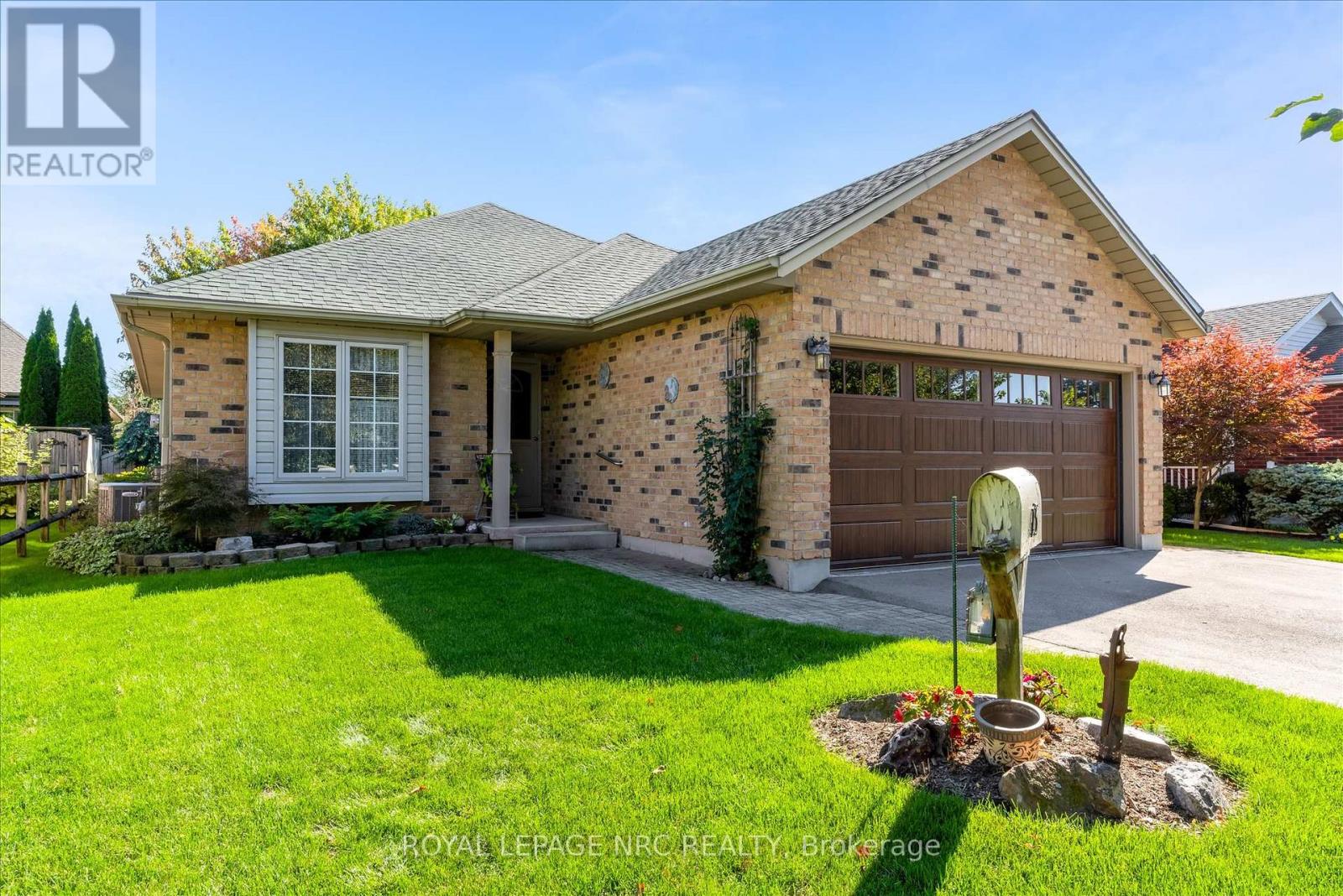 13 Tanner Drive, Pelham, Ontario  L0S 1E4 - Photo 2 - X12448073