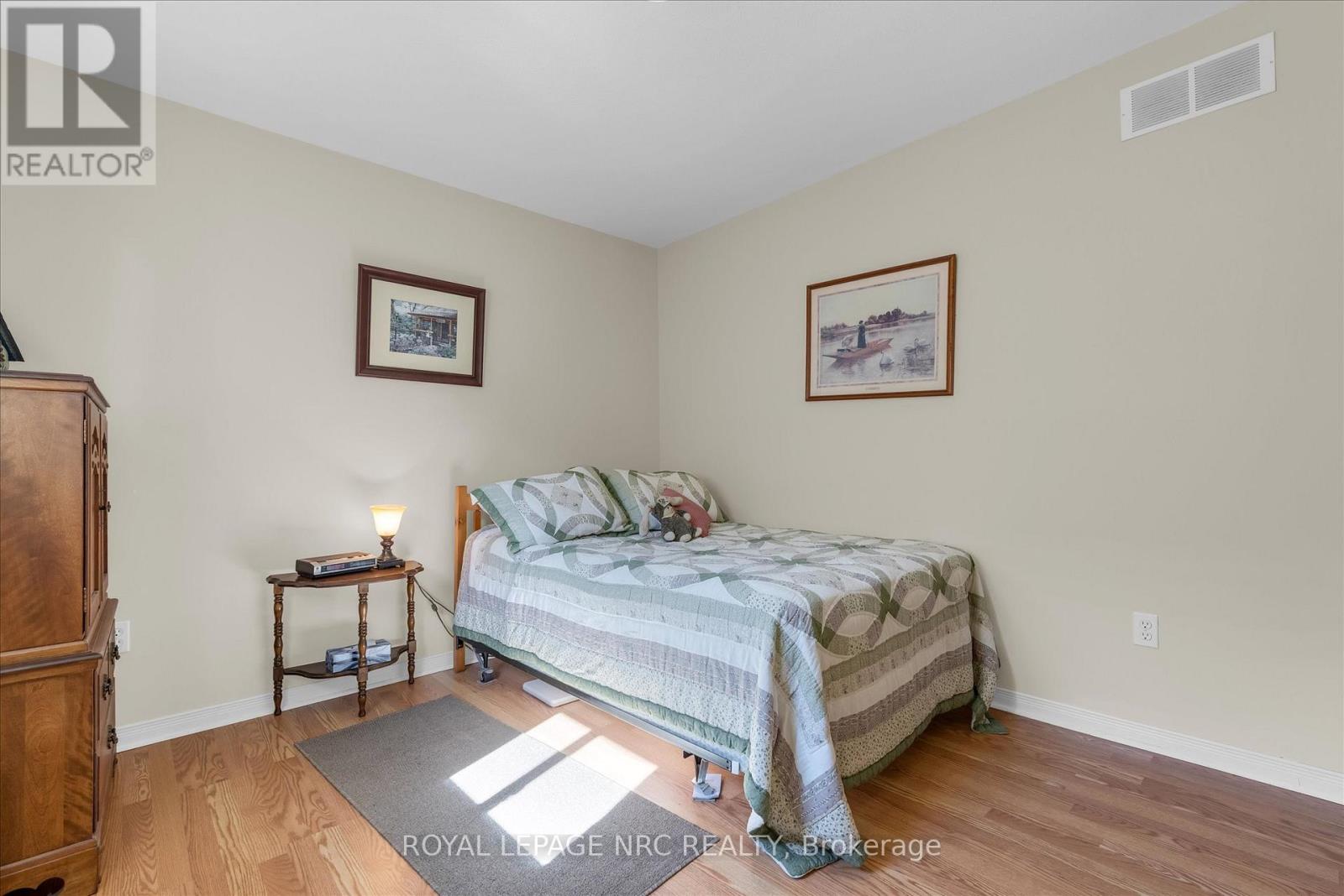 13 Tanner Drive, Pelham, Ontario  L0S 1E4 - Photo 22 - X12448073