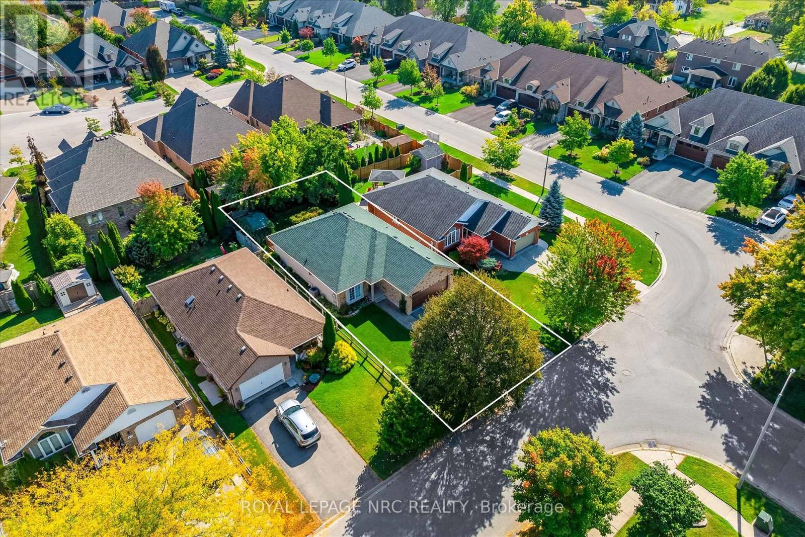 13 Tanner Drive, Pelham, Ontario  L0S 1E4 - Photo 3 - X12448073