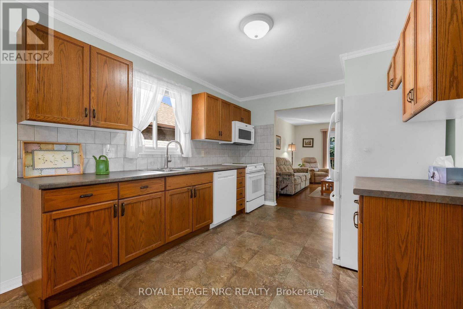 13 Tanner Drive, Pelham, Ontario  L0S 1E4 - Photo 9 - X12448073