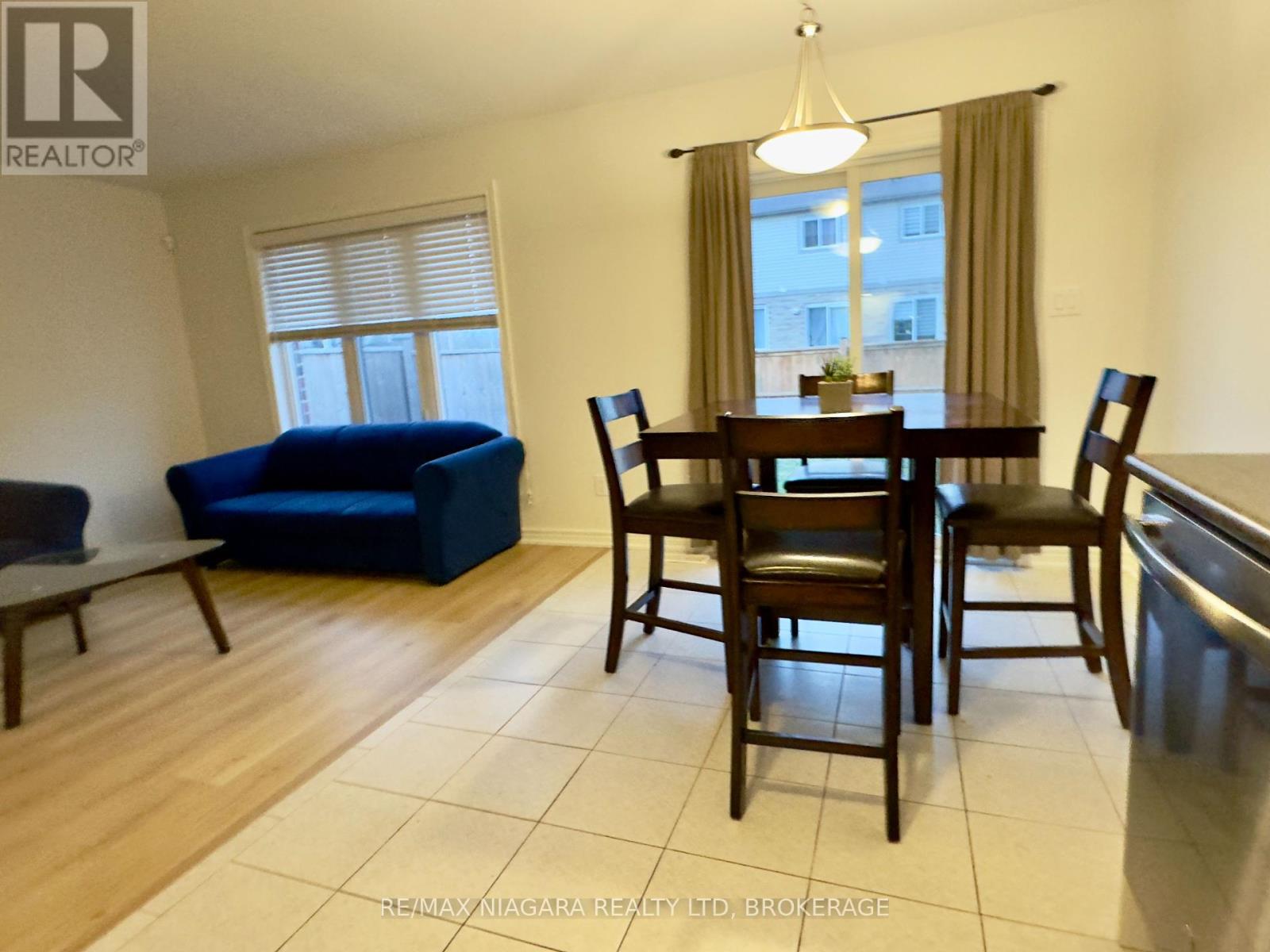 218 Heron Street, Welland, Ontario  L3C 0G7 - Photo 4 - X12448505