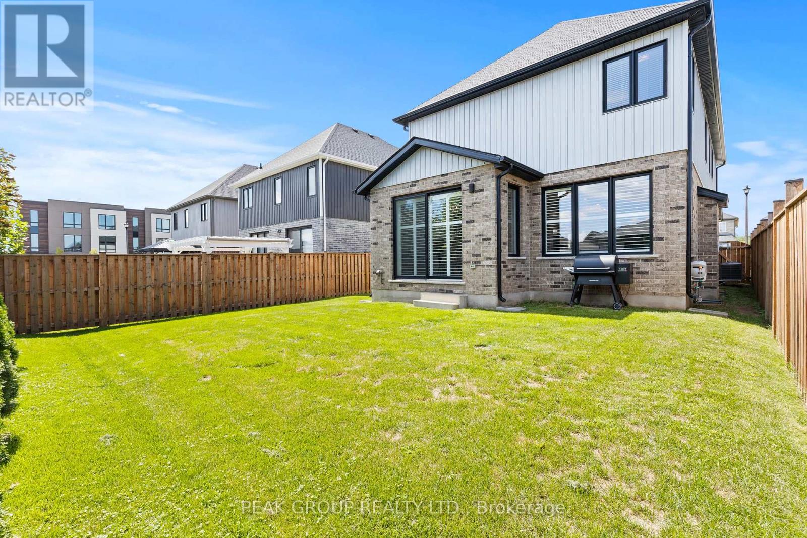 119 Susan Drive, Pelham, Ontario  L0S 1E6 - Photo 39 - X12448544