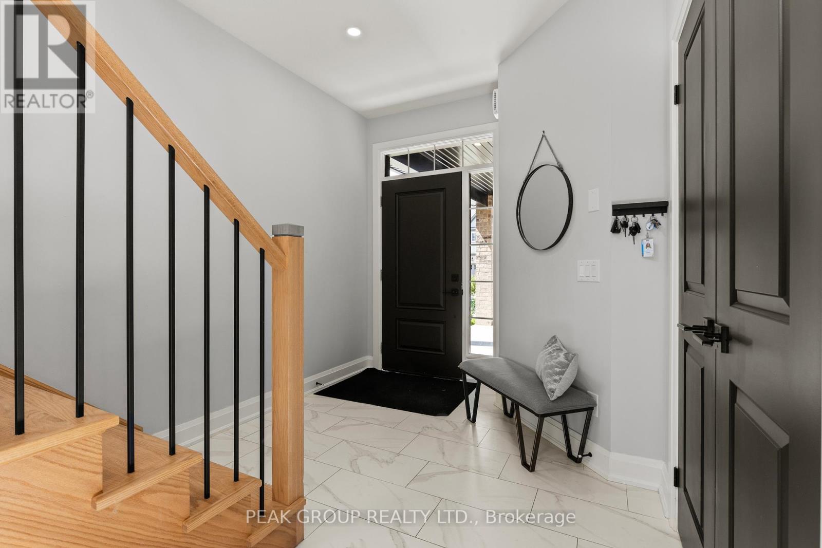 119 Susan Drive, Pelham, Ontario  L0S 1E6 - Photo 5 - X12448544