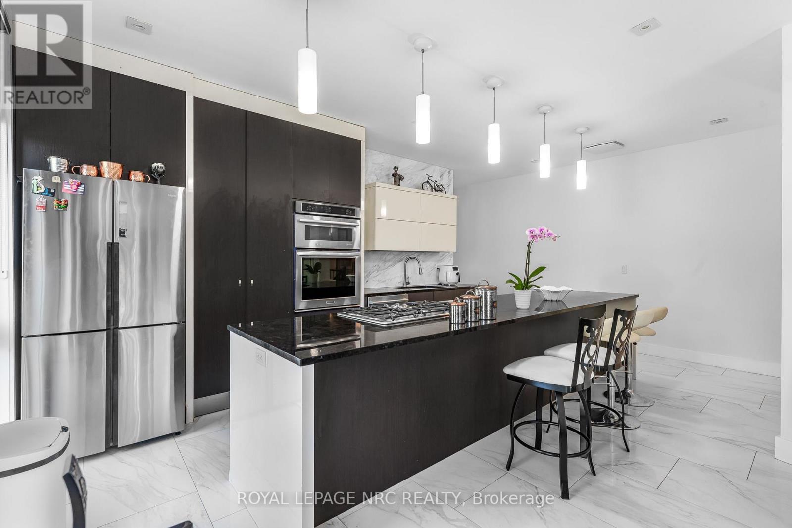 888 Edgemere Road, Fort Erie, Ontario  L2A 1A8 - Photo 13 - X12448663