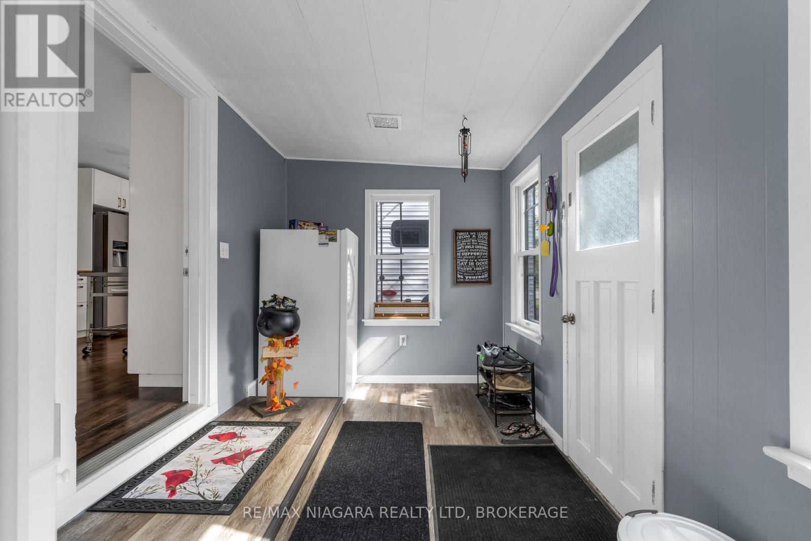 351 Crescent Road W, Fort Erie, Ontario  L2A 4P4 - Photo 7 - X12448845