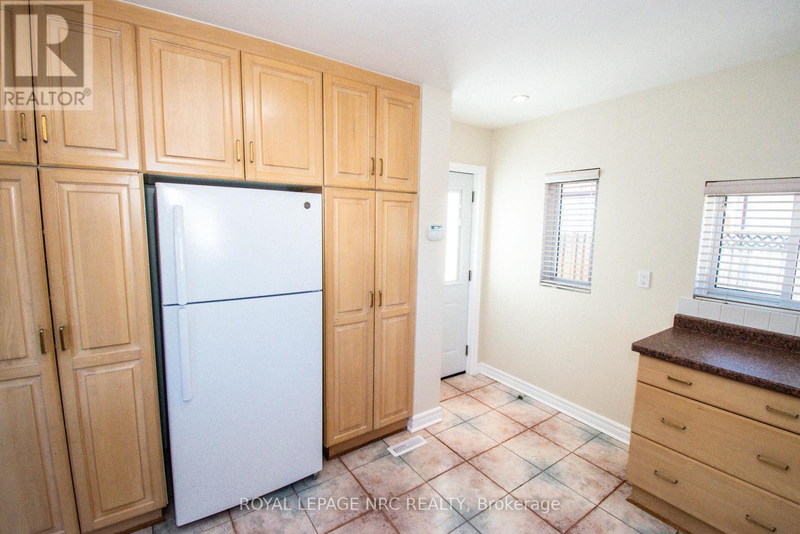 6561 Bellevue Street, Niagara Falls, Ontario  L2E 1Y9 - Photo 17 - X12448881