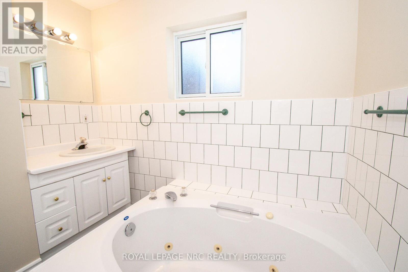 6561 Bellevue Street, Niagara Falls, Ontario  L2E 1Y9 - Photo 25 - X12448881