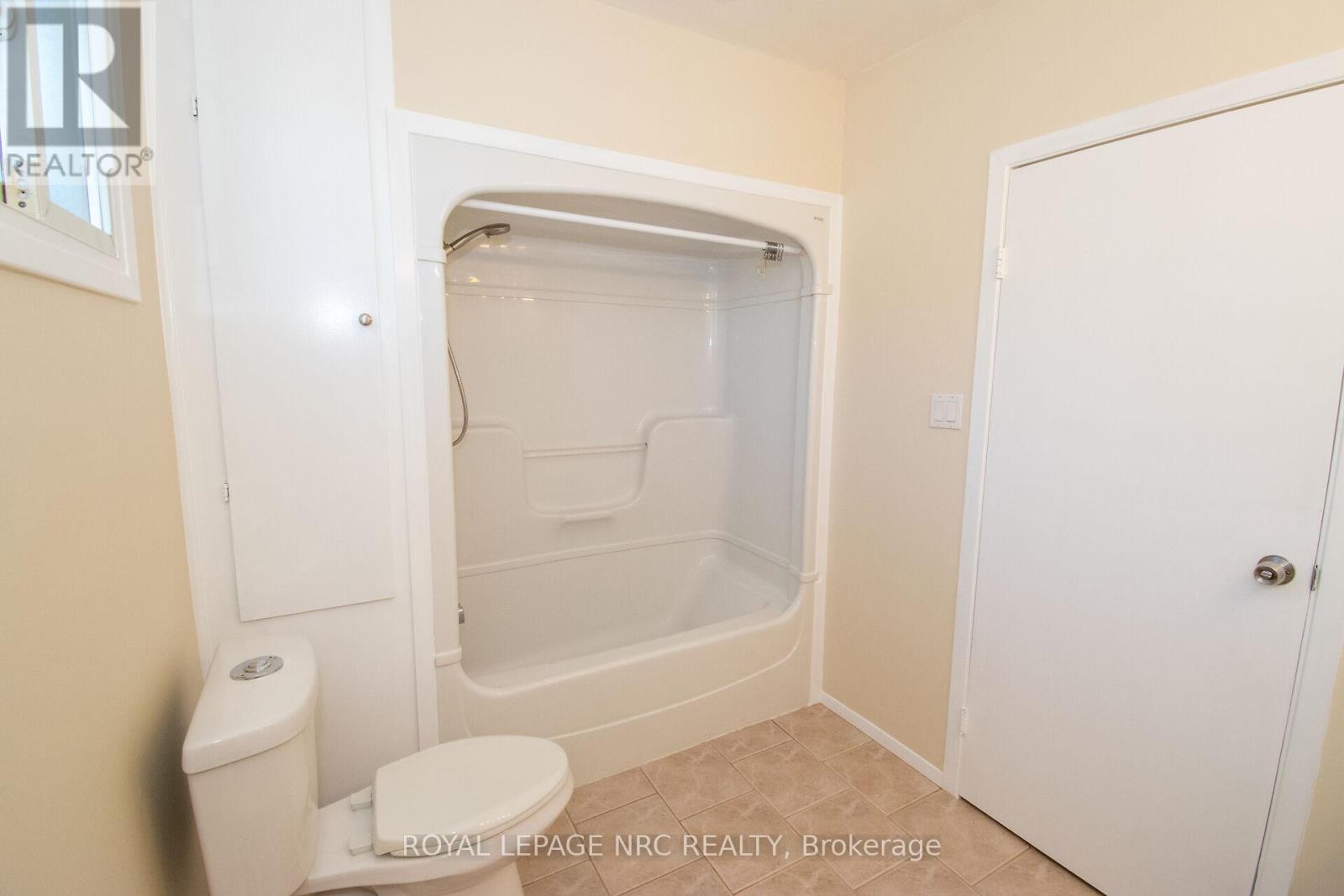 6561 Bellevue Street, Niagara Falls, Ontario  L2E 1Y9 - Photo 33 - X12448881