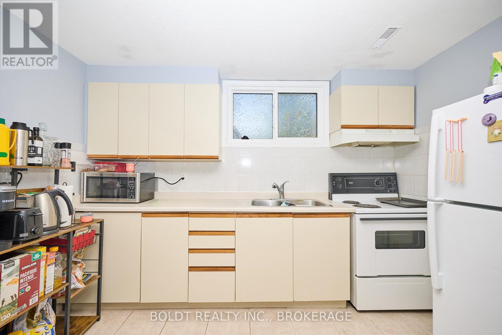 17 Colborne Street, Thorold, Ontario  L2V 3P8 - Photo 17 - X12449381