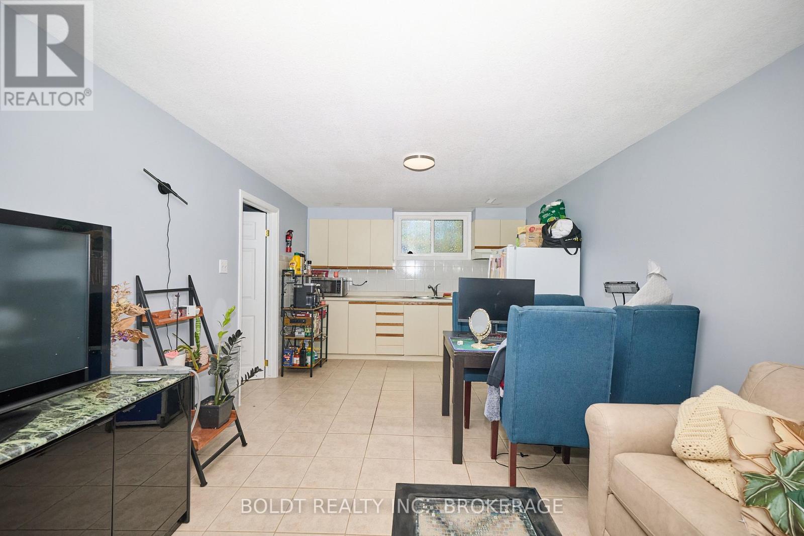 17 Colborne Street, Thorold, Ontario  L2V 3P8 - Photo 18 - X12449381