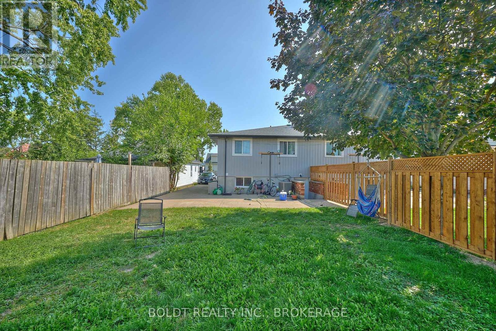 17 Colborne Street, Thorold, Ontario  L2V 3P8 - Photo 22 - X12449381