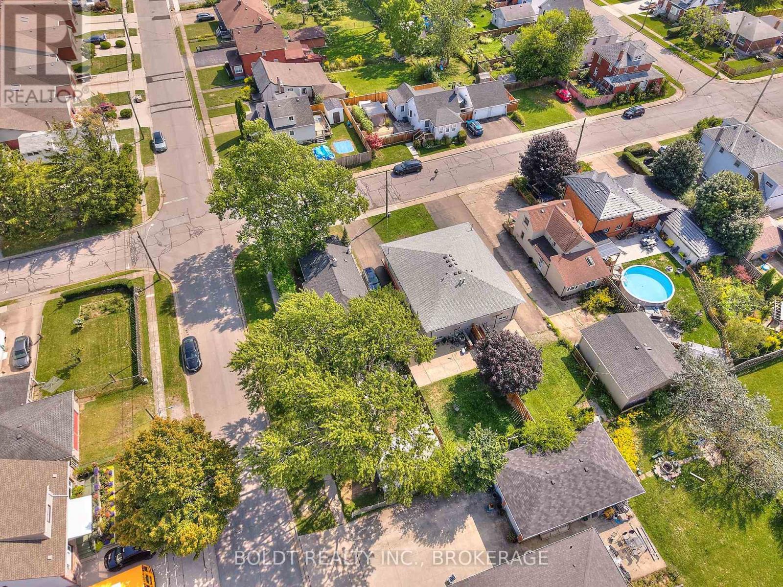 17 Colborne Street, Thorold, Ontario  L2V 3P8 - Photo 25 - X12449381