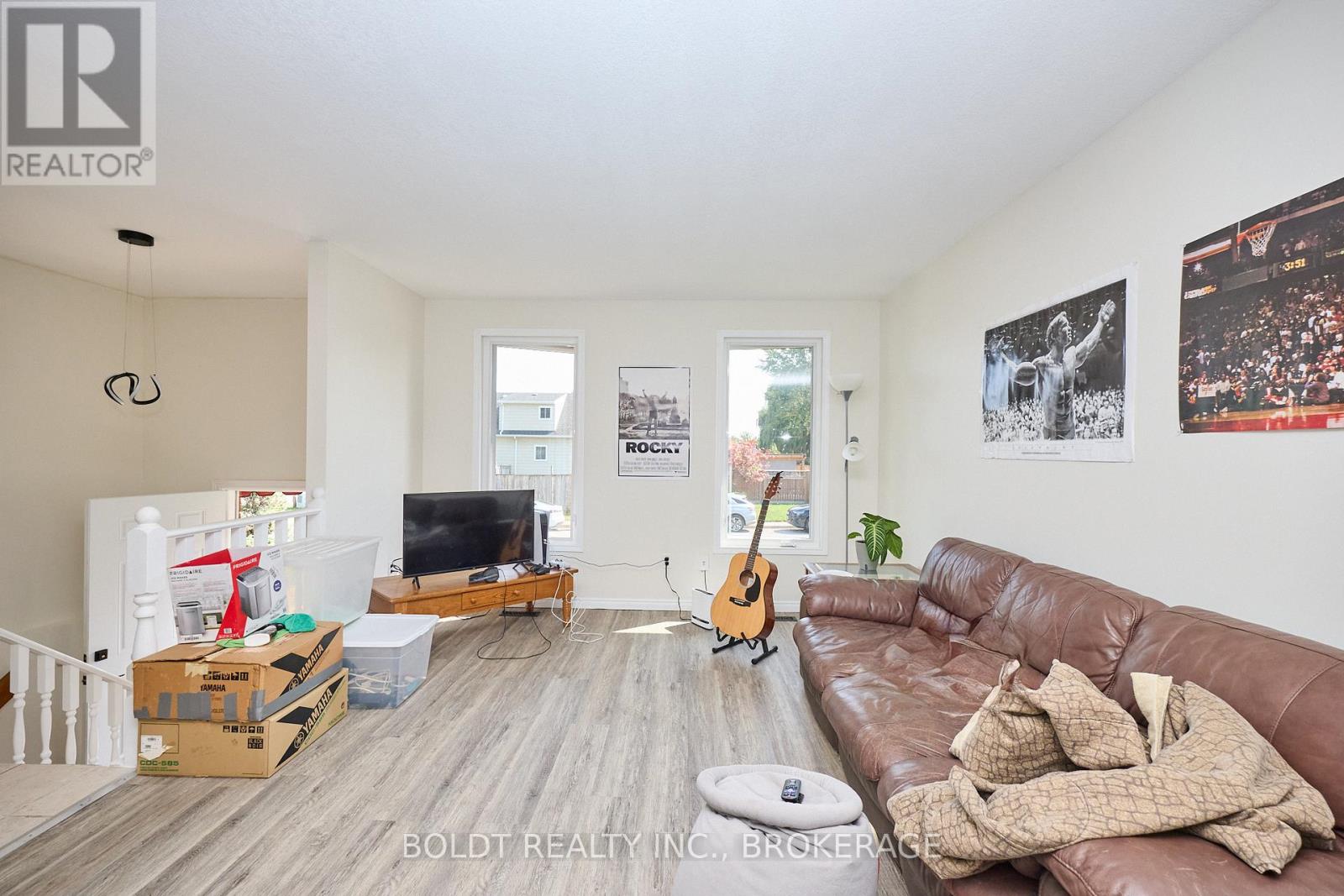 17 Colborne Street, Thorold, Ontario  L2V 3P8 - Photo 6 - X12449381