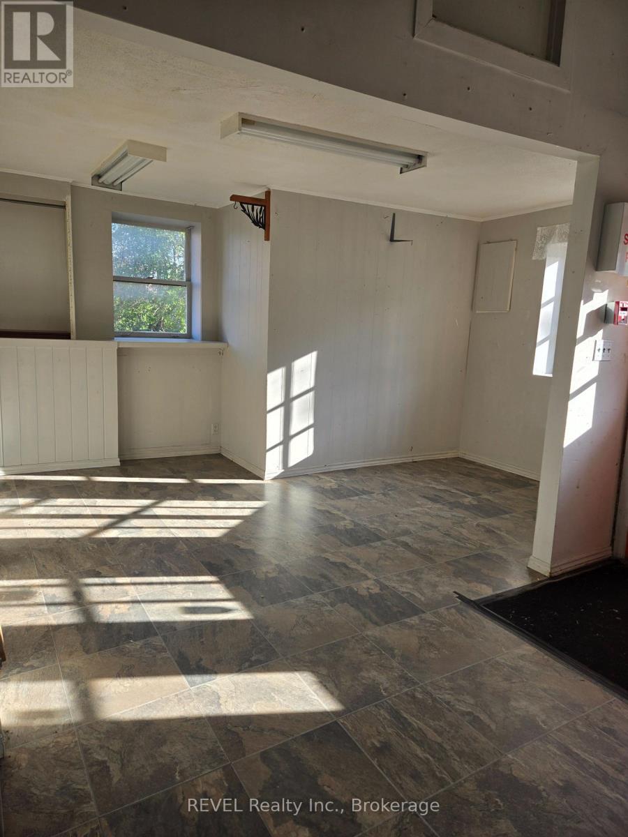 75 Manitoba Street, Bracebridge, Ontario  P1L 2B2 - Photo 10 - X12449617