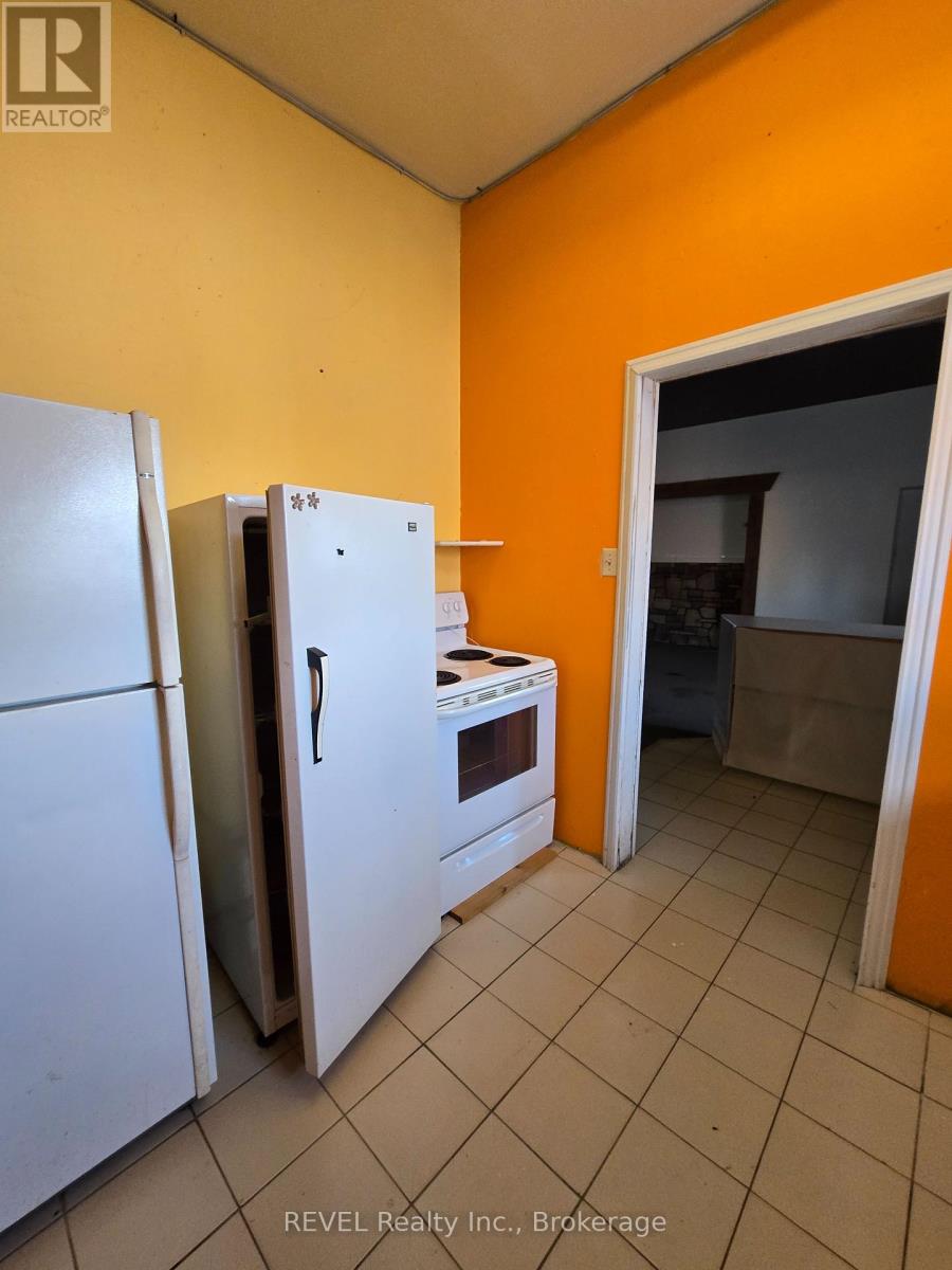 75 Manitoba Street, Bracebridge, Ontario  P1L 2B2 - Photo 13 - X12449619