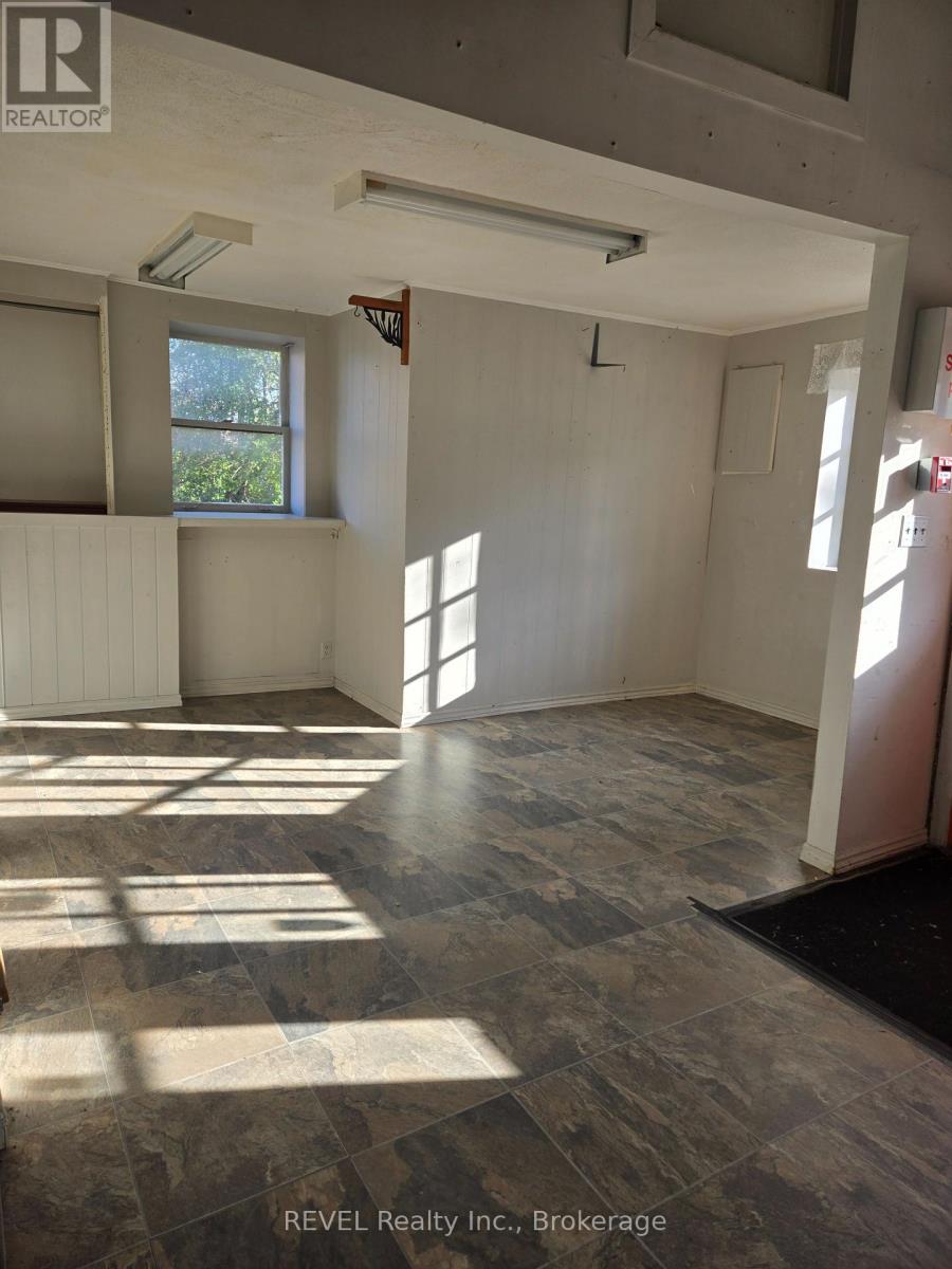 75 Manitoba Street, Bracebridge, Ontario  P1L 2B2 - Photo 5 - X12449619