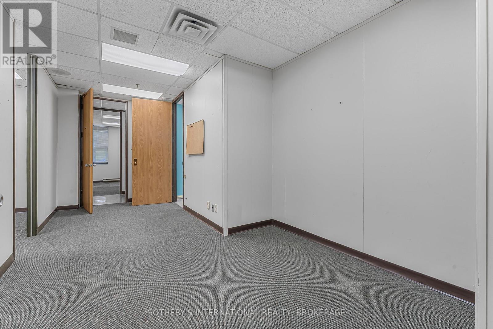 100 - 243 Church Street, St. Catharines, Ontario  L2R 3E8 - Photo 10 - X12449681