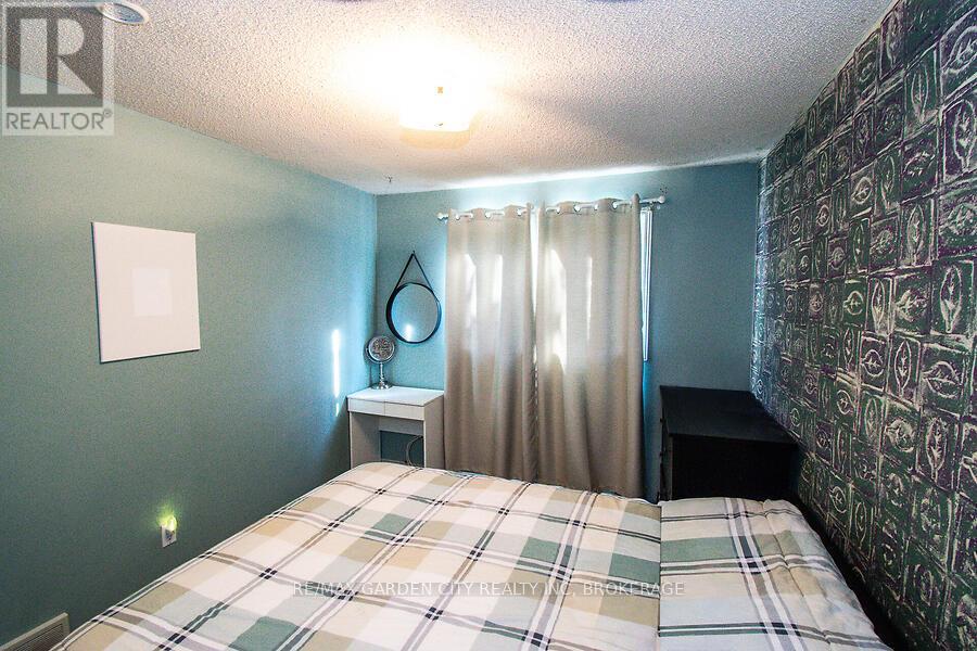 4549 Carriage Road, Lincoln, Ontario  L3J 0C2 - Photo 10 - X12449689