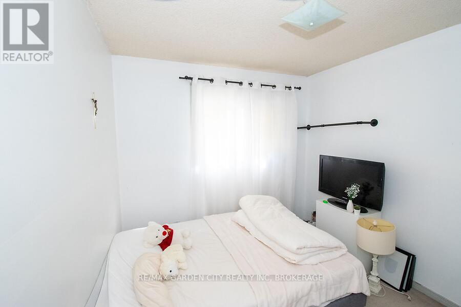 4549 Carriage Road, Lincoln, Ontario  L3J 0C2 - Photo 13 - X12449689