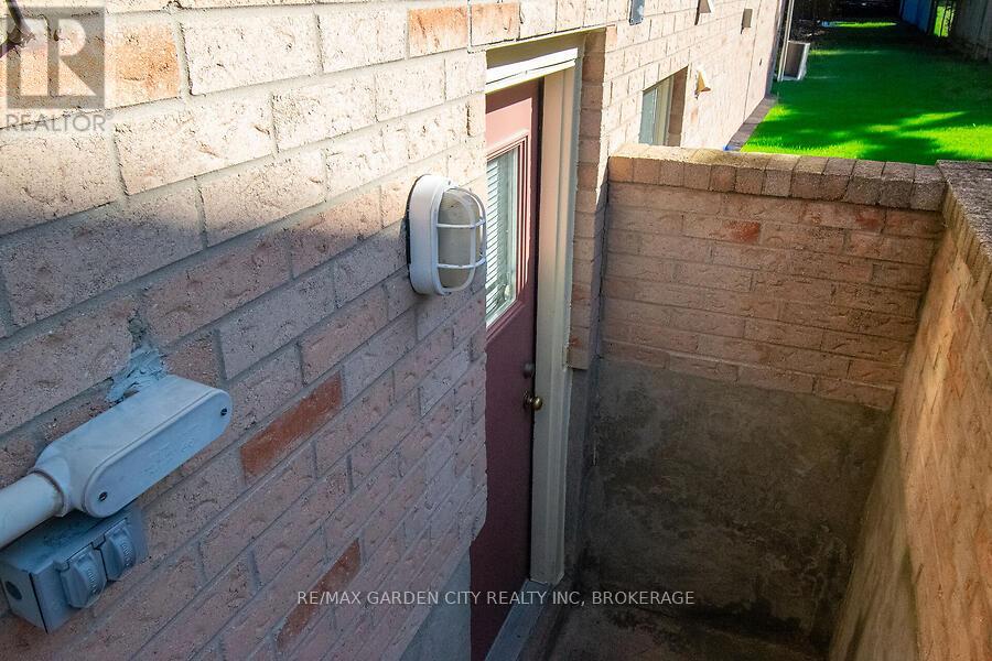 4549 Carriage Road, Lincoln, Ontario  L3J 0C2 - Photo 16 - X12449689