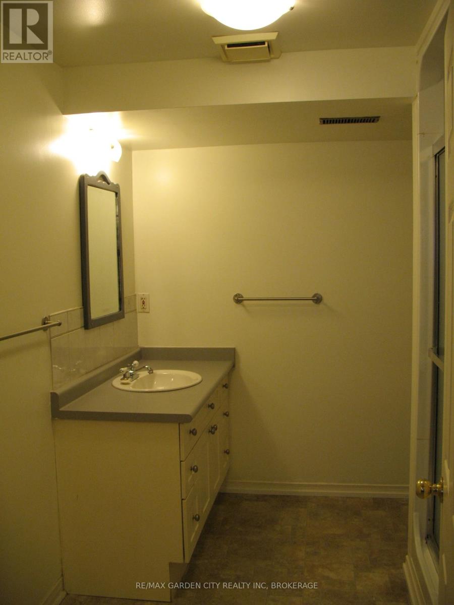 4549 Carriage Road, Lincoln, Ontario  L3J 0C2 - Photo 20 - X12449689