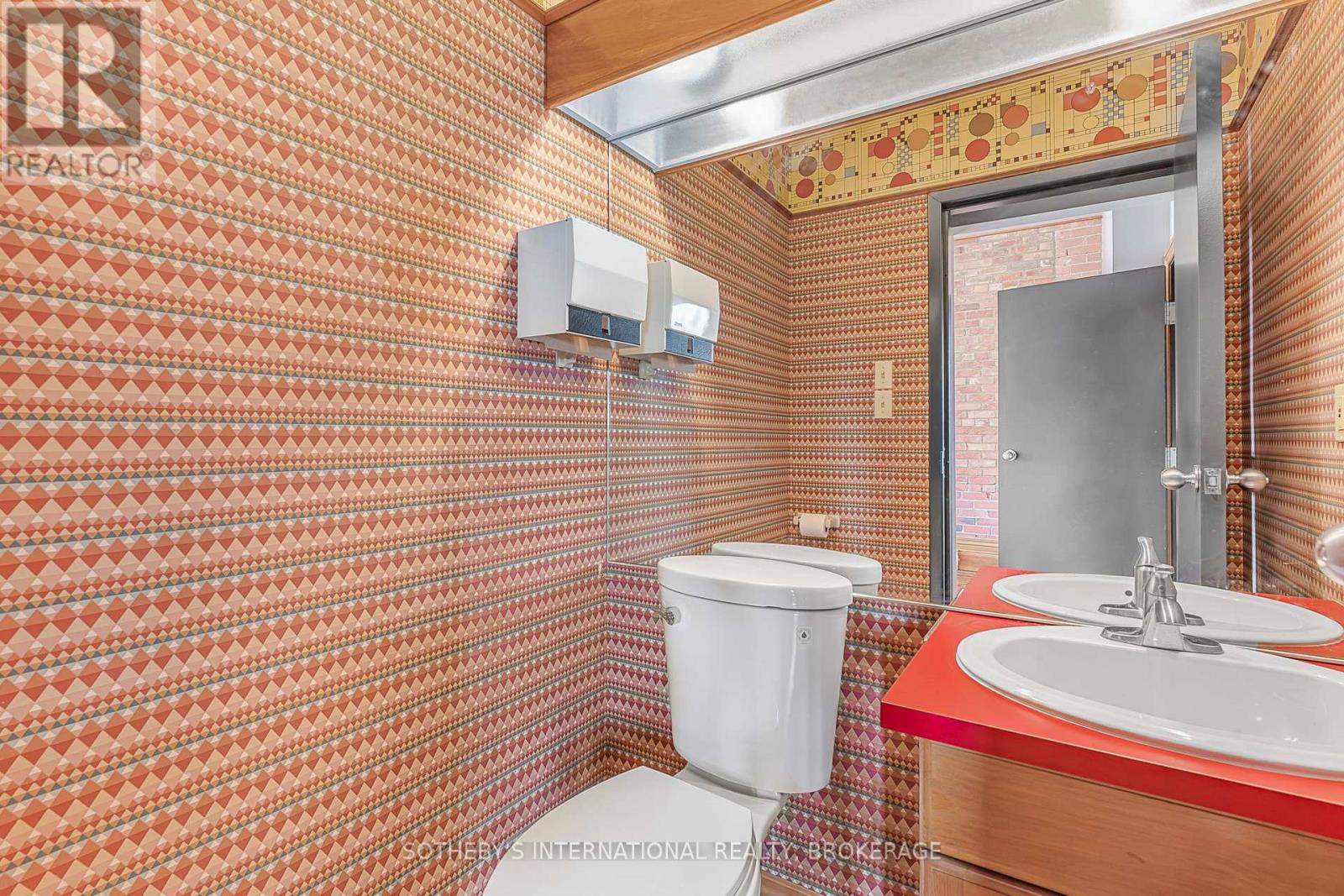 200 - 243 Church Street, St. Catharines, Ontario  L2R 3E8 - Photo 10 - X12449702