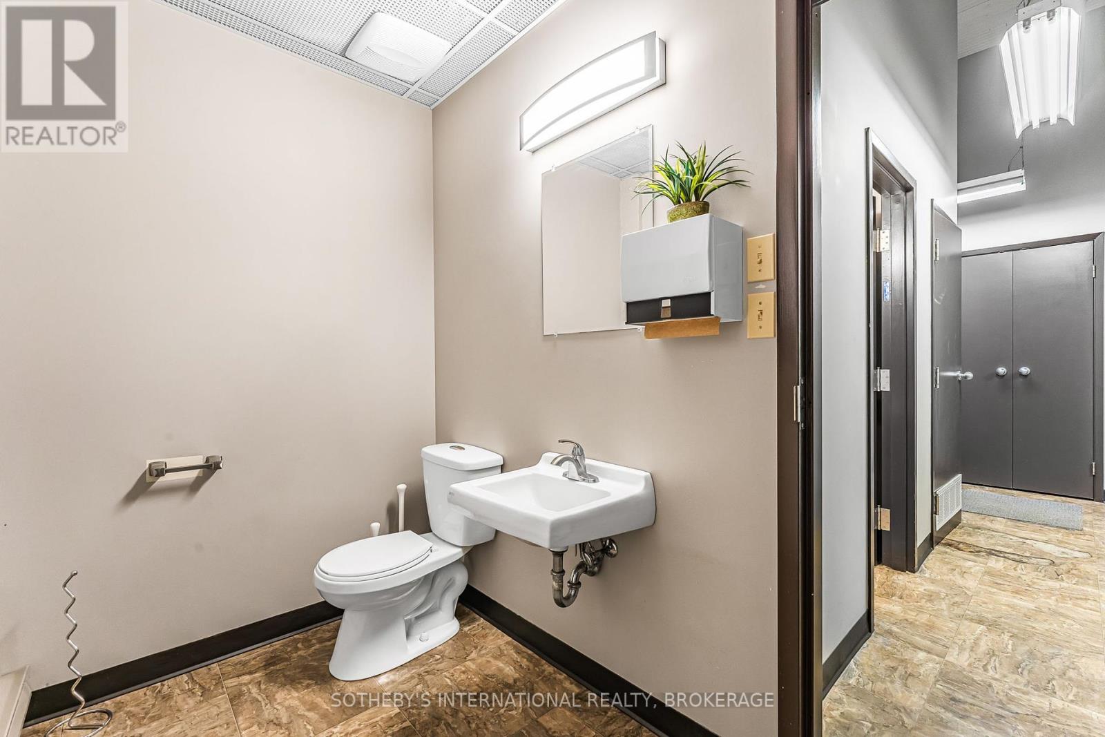 200 - 243 Church Street, St. Catharines, Ontario  L2R 3E8 - Photo 21 - X12449702