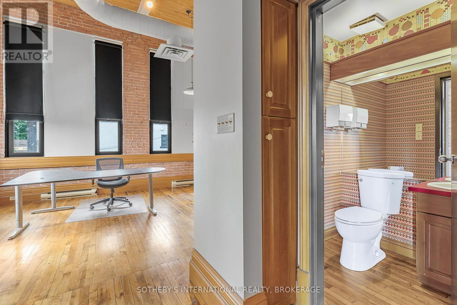 200 - 243 Church Street, St. Catharines, Ontario  L2R 3E8 - Photo 9 - X12449702