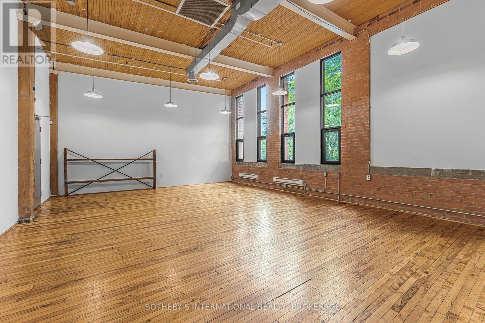 205 - 243 Church Street, St. Catharines, Ontario  L2R 3E8 - Photo 8 - X12449704