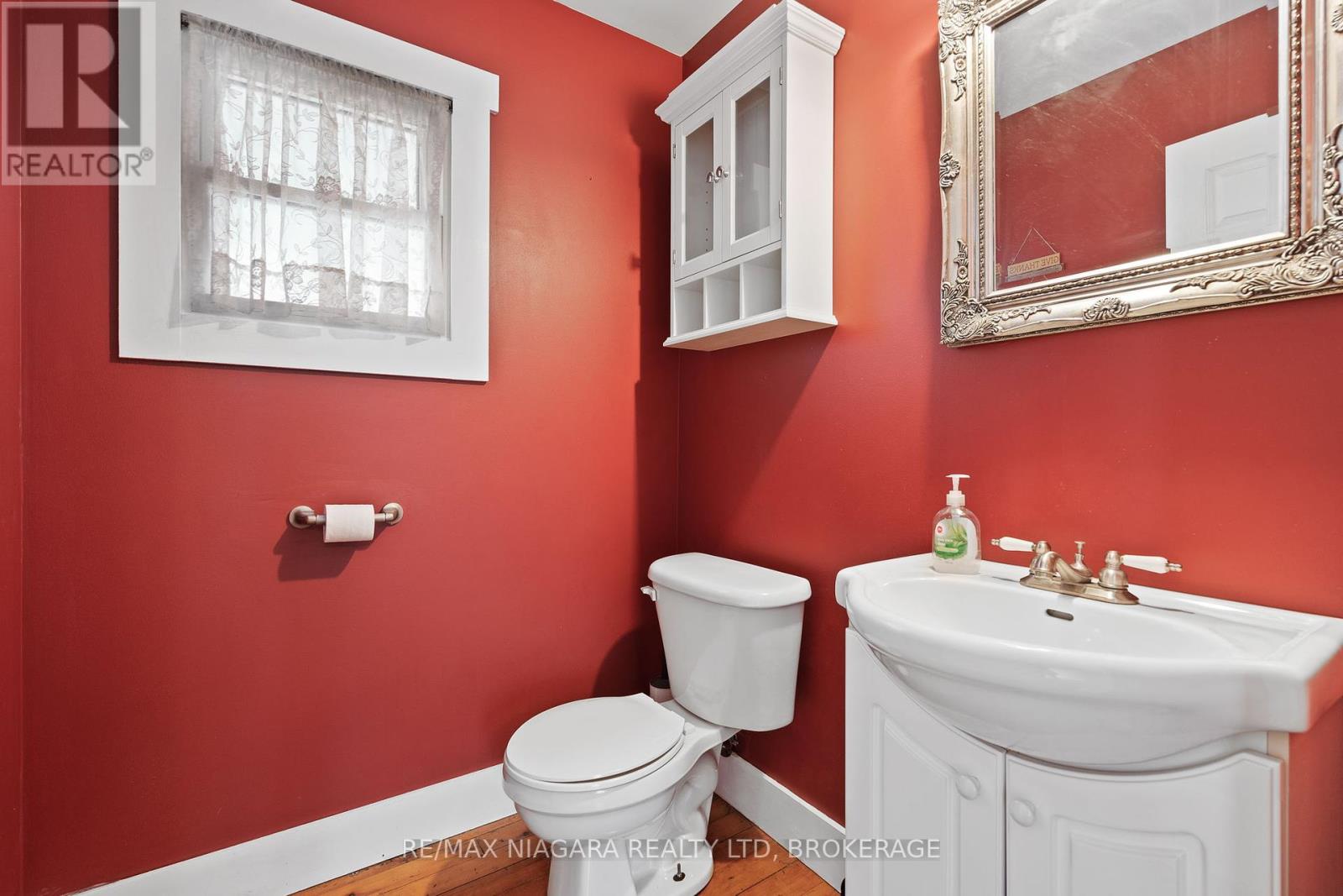 87-89 King Street, Port Colborne, Ontario  L3K 4G1 - Photo 11 - X12449835