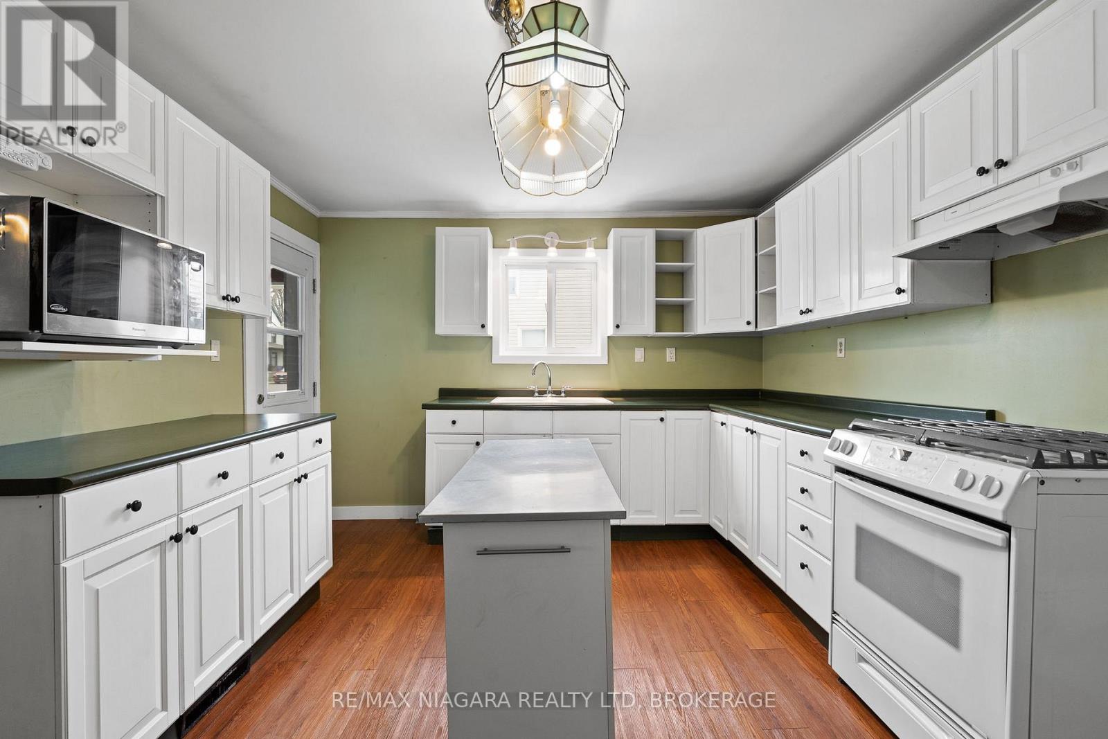 87-89 King Street, Port Colborne, Ontario  L3K 4G1 - Photo 5 - X12449835