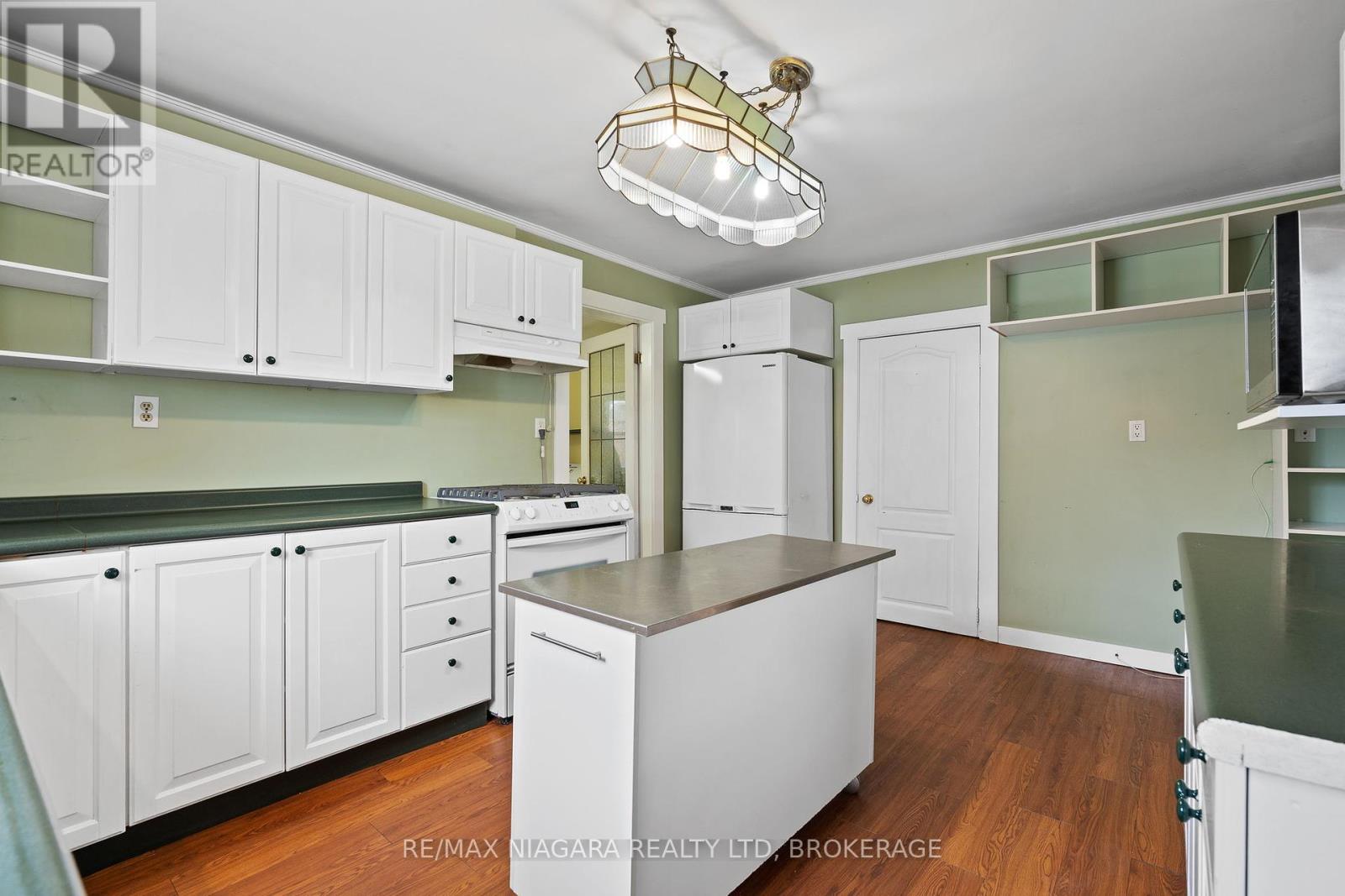 87-89 King Street, Port Colborne, Ontario  L3K 4G1 - Photo 6 - X12449835