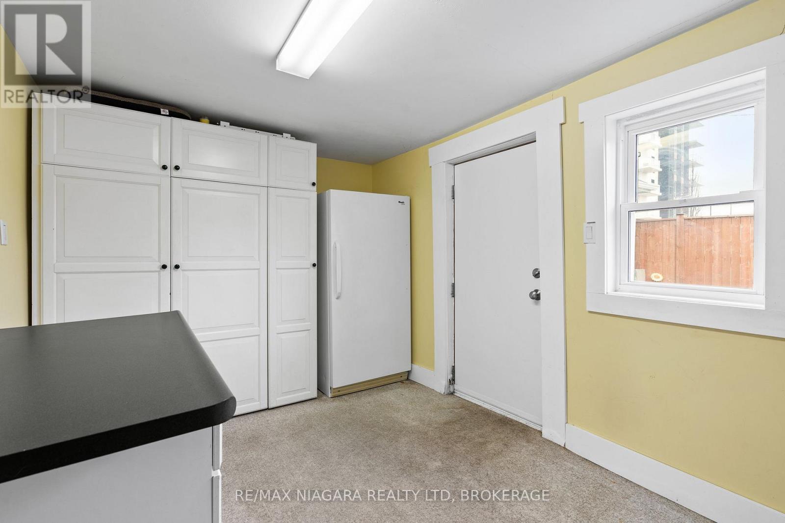 87-89 King Street, Port Colborne, Ontario  L3K 4G1 - Photo 7 - X12449835