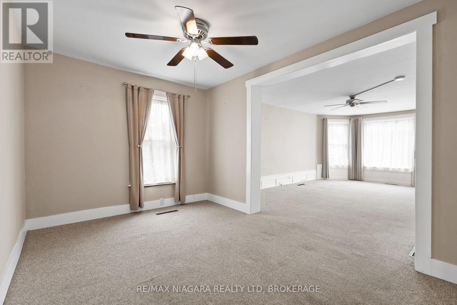 87-89 King Street, Port Colborne, Ontario  L3K 4G1 - Photo 9 - X12449835