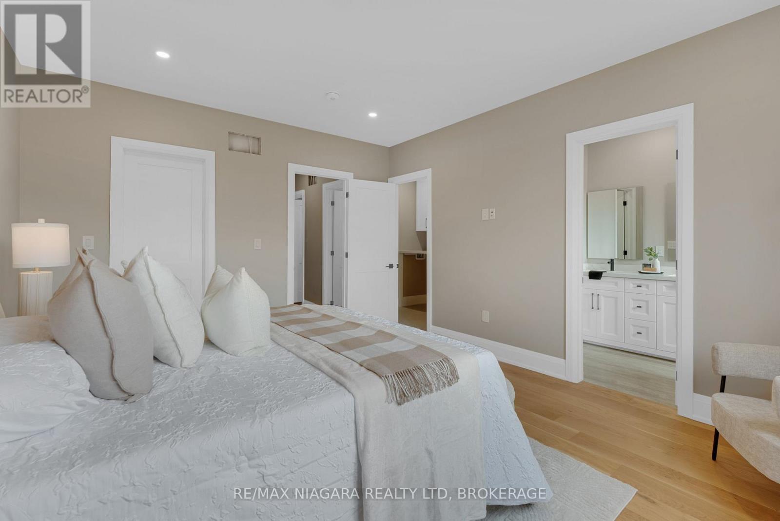 6204 Curlin Crescent, Niagara Falls, Ontario  L2H 0B8 - Photo 23 - X12450012