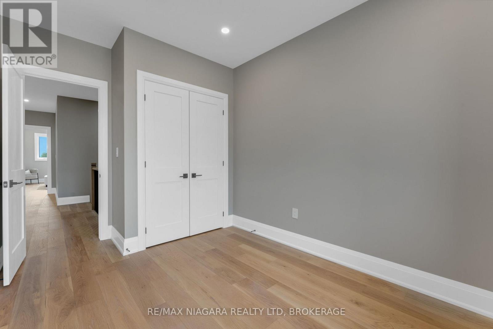 6204 Curlin Crescent, Niagara Falls, Ontario  L2H 0B8 - Photo 27 - X12450012