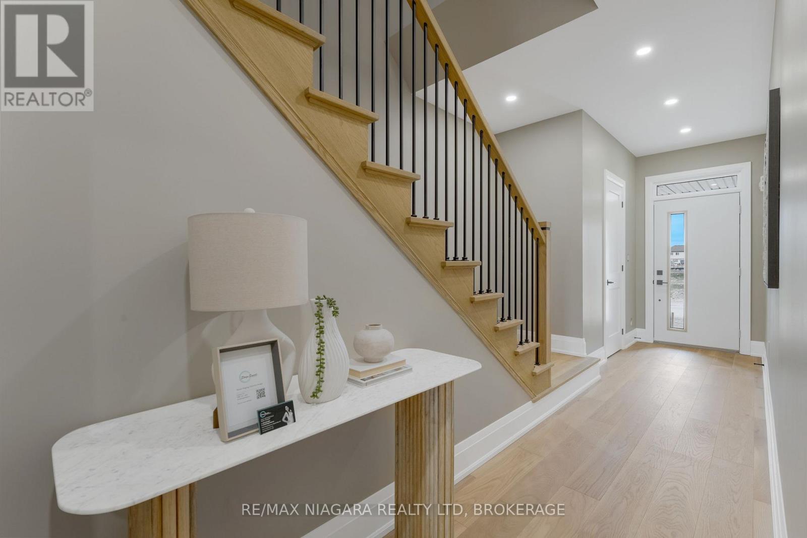 6204 Curlin Crescent, Niagara Falls, Ontario  L2H 0B8 - Photo 4 - X12450012