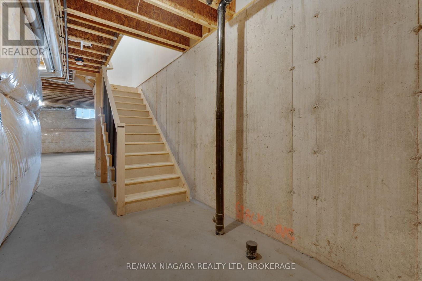 6208 Curlin Crescent, Niagara Falls, Ontario  L2H 0B8 - Photo 32 - X12450020