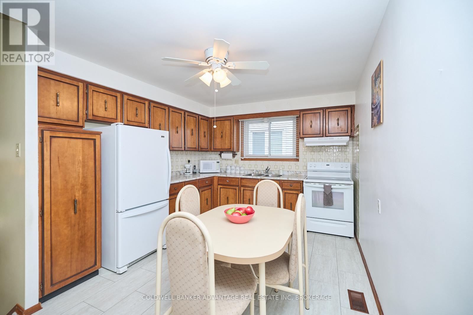 27 Quinn Avenue, Hamilton, Ontario  L8W 1K4 - Photo 11 - X12450915