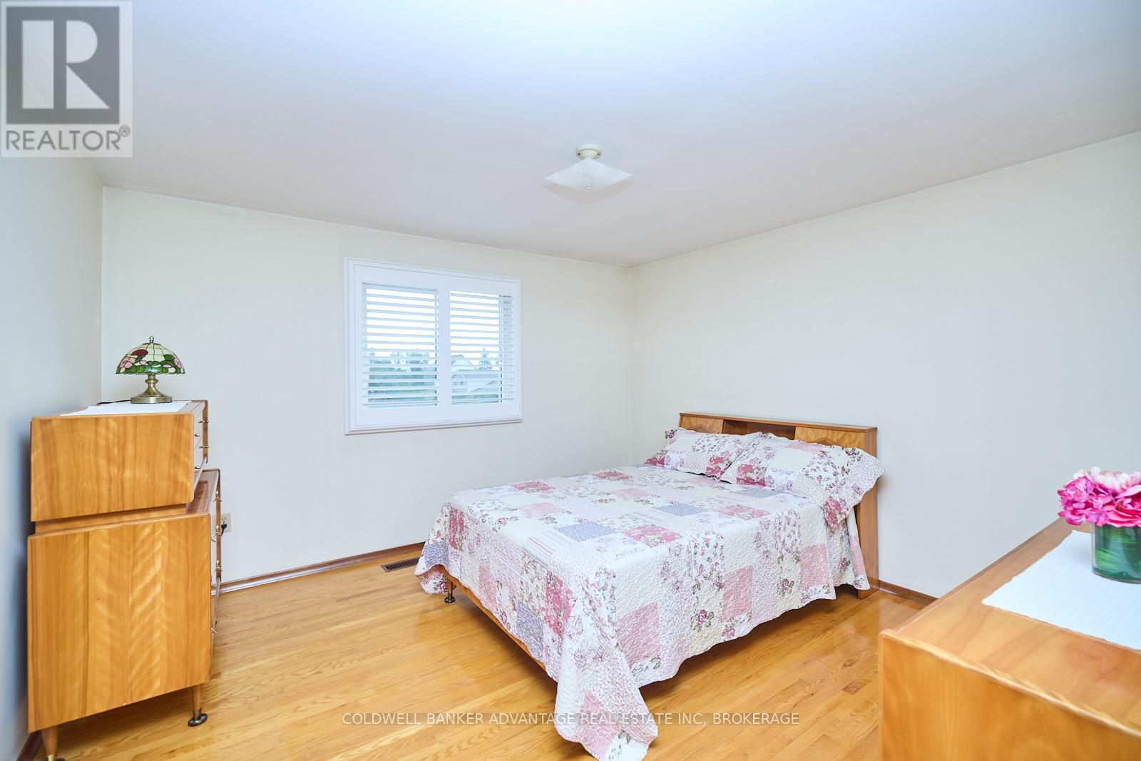 27 Quinn Avenue, Hamilton, Ontario  L8W 1K4 - Photo 15 - X12450915