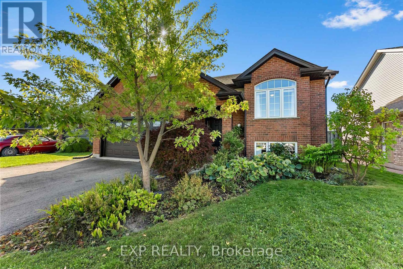 8 LINDAN STREET, West Lincoln, Ontario