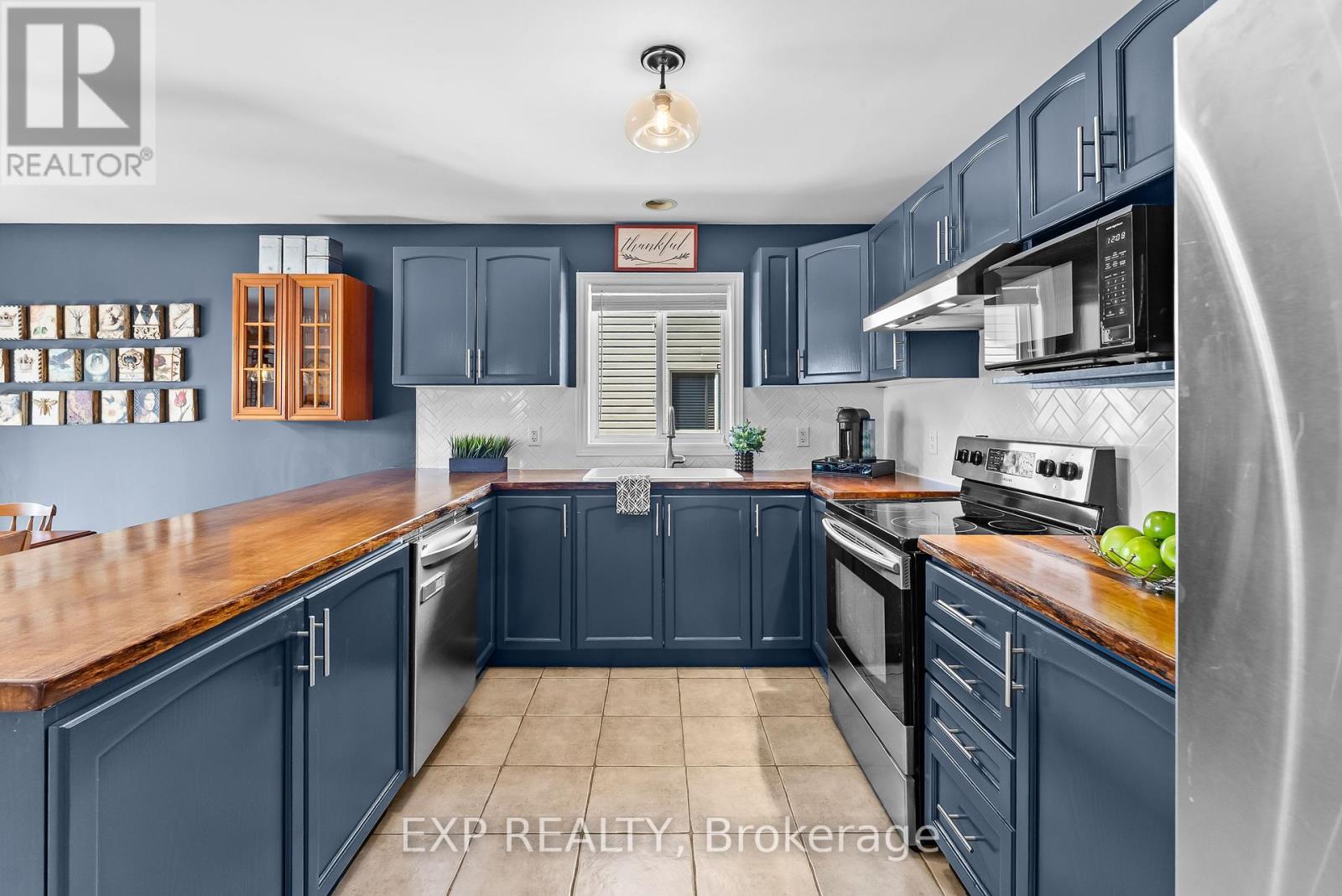 8 Lindan Street, West Lincoln, Ontario  L0R 2A0 - Photo 11 - X12451184