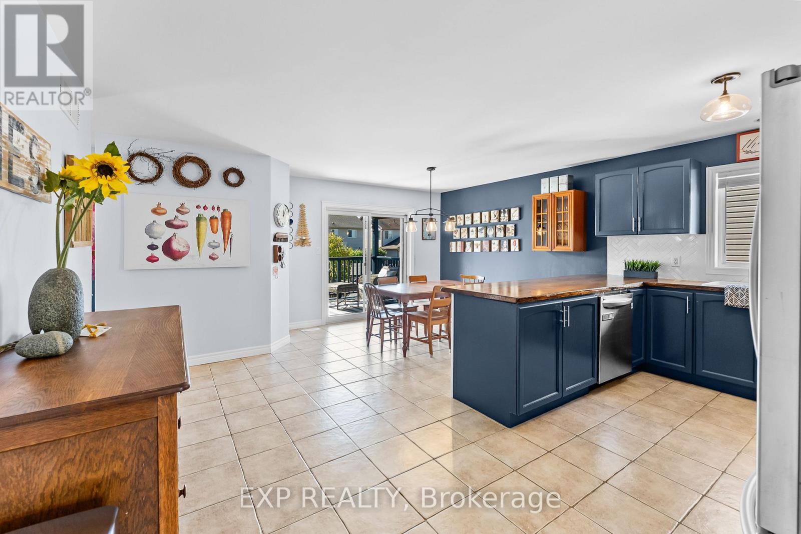 8 Lindan Street, West Lincoln, Ontario  L0R 2A0 - Photo 12 - X12451184