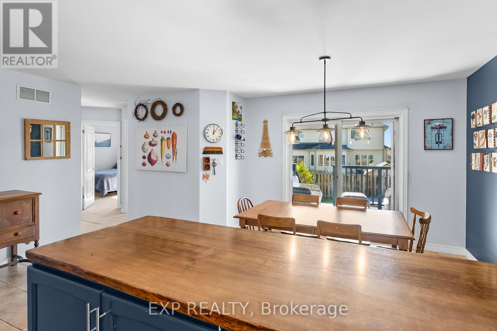 8 Lindan Street, West Lincoln, Ontario  L0R 2A0 - Photo 13 - X12451184