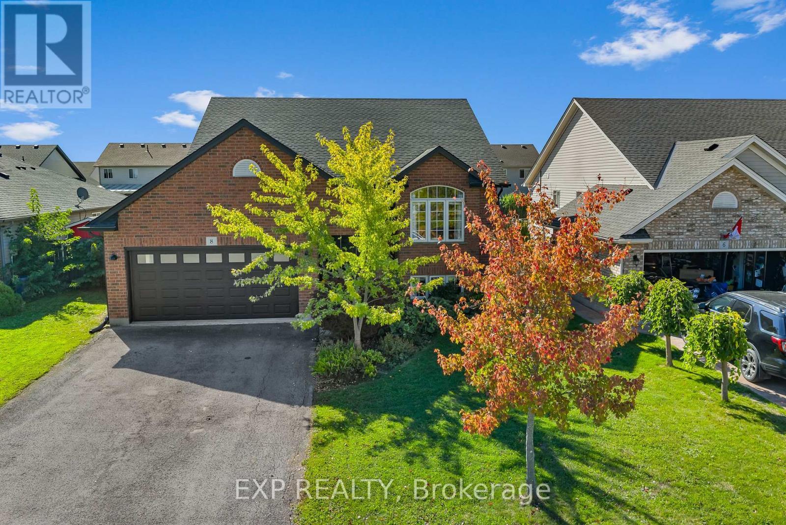 8 Lindan Street, West Lincoln, Ontario  L0R 2A0 - Photo 2 - X12451184