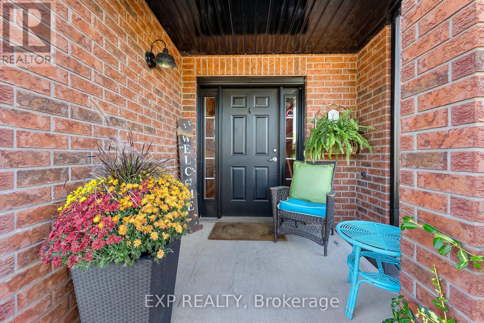 8 Lindan Street, West Lincoln, Ontario  L0R 2A0 - Photo 4 - X12451184