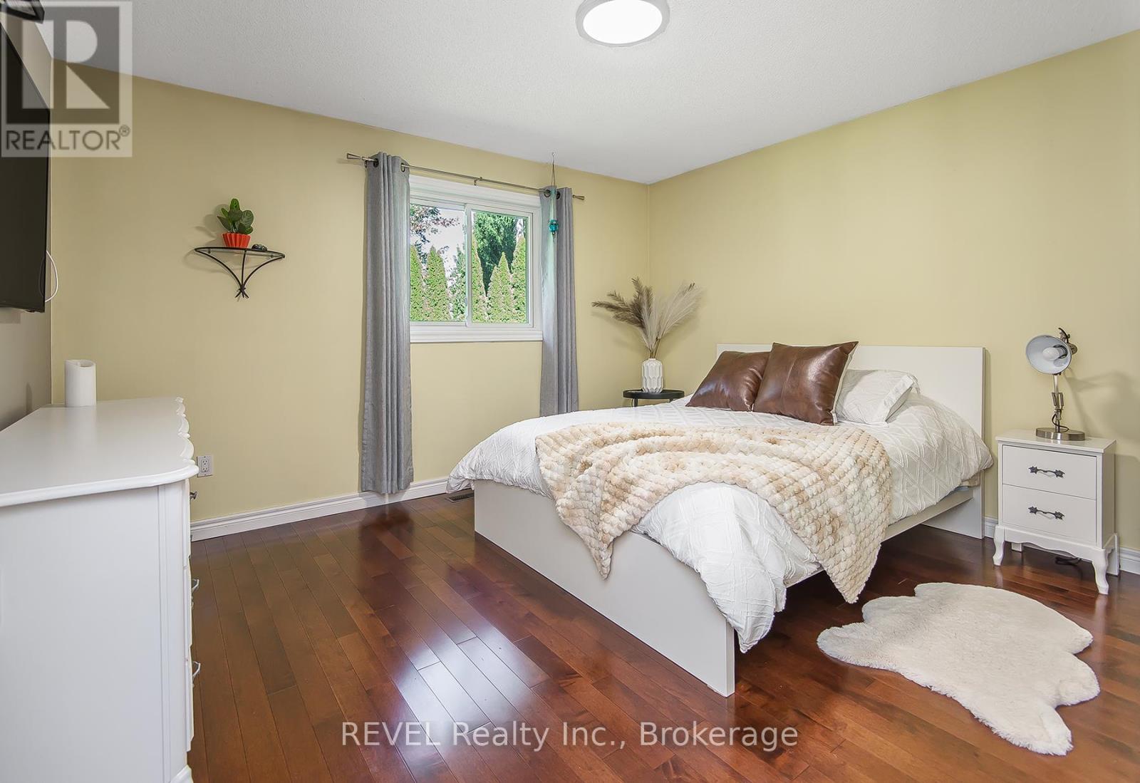 307 Beckett Crescent, Pelham, Ontario  L3E 0N5 - Photo 14 - X12451200