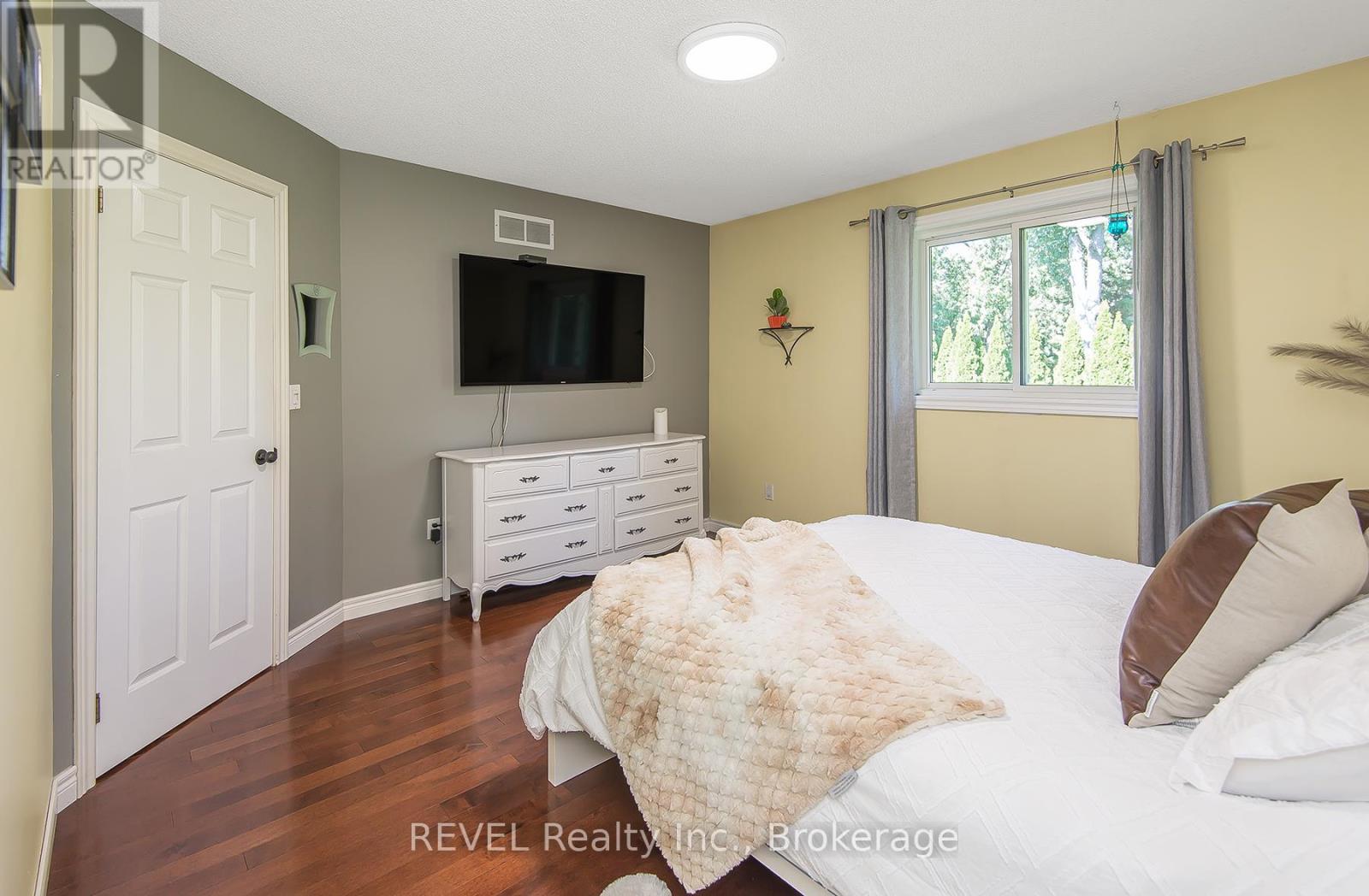 307 Beckett Crescent, Pelham, Ontario  L3E 0N5 - Photo 15 - X12451200