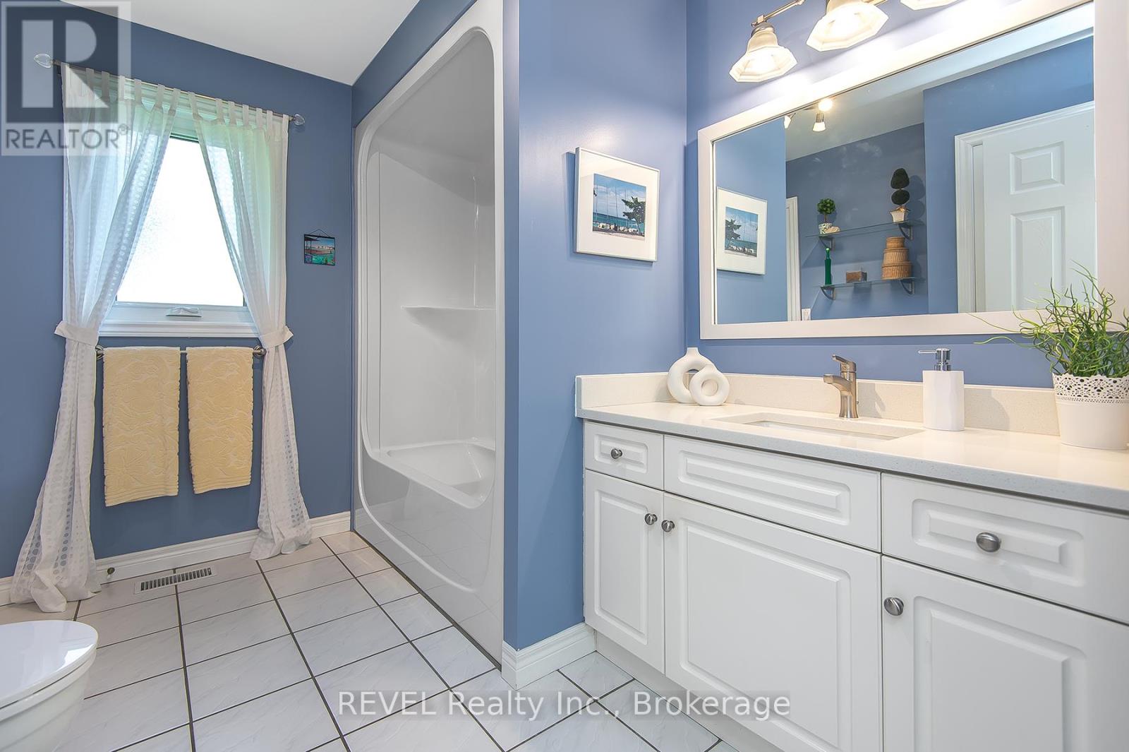 307 Beckett Crescent, Pelham, Ontario  L3E 0N5 - Photo 19 - X12451200